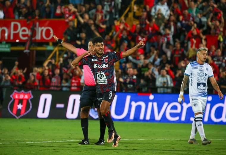 Alajuelense vs. Grecia.