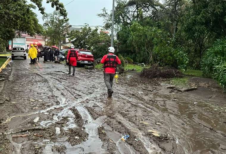 Cruz Roja atendió a 40 personas durante las lluvias de este domingo/Prensa CRC