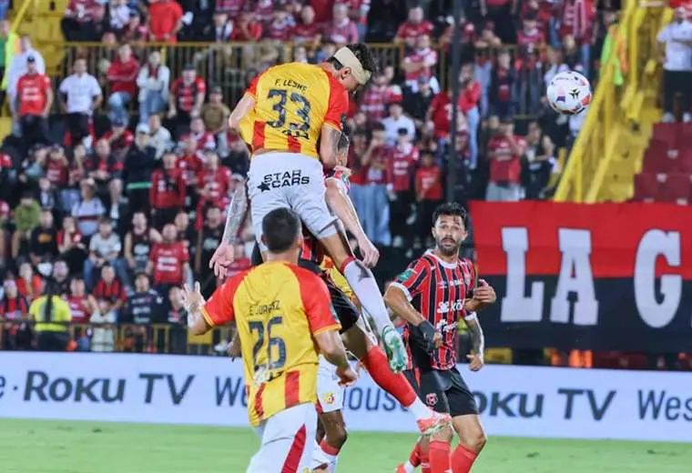 Gol de Fernando Lesme ante Alajuelense. Foto: Herediano