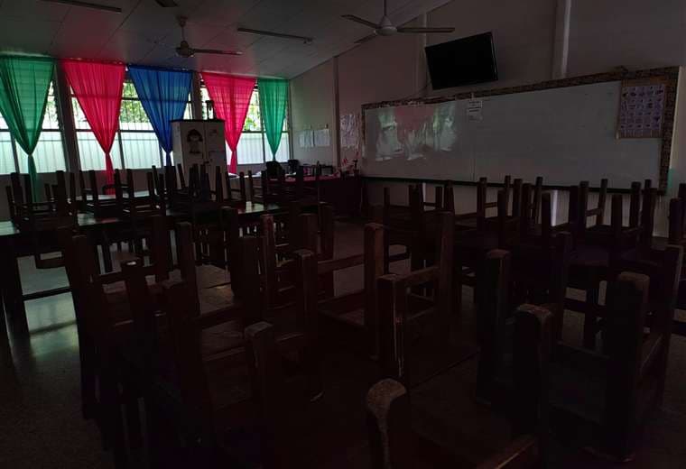Escuela Linda Vista de Montes de Oro trabaja a oscuras/Cortesía
