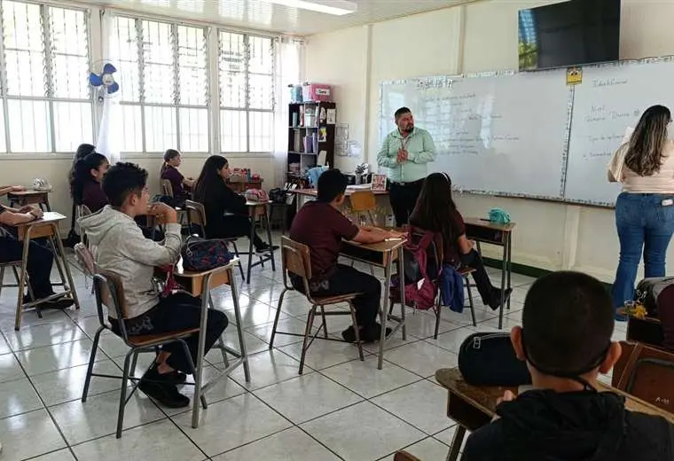 Estudiantes de escuela/Imagen con fines ilustrativos