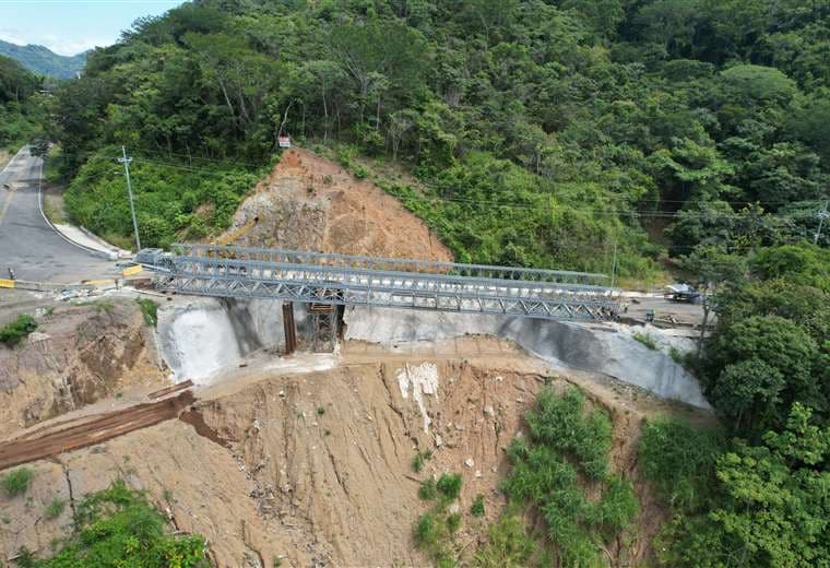 Puente modular en Cambronero/Prensa MOPT