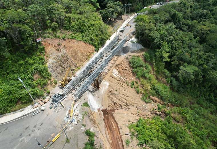 Puente modular en Cambronero/Prensa MOPT
