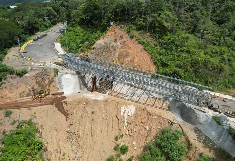 Puente modular en Cambronero/Prensa MOPT