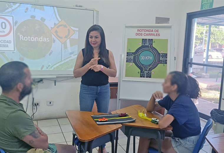 Cursos teóricos de manejo en Lesco/MOPT