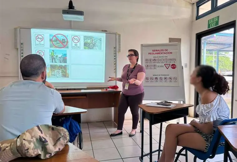 Cursos teóricos de manejo en Lesco/MOPT