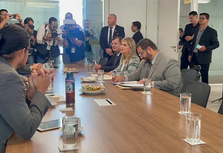 Cortesía prensa fracción oficialista