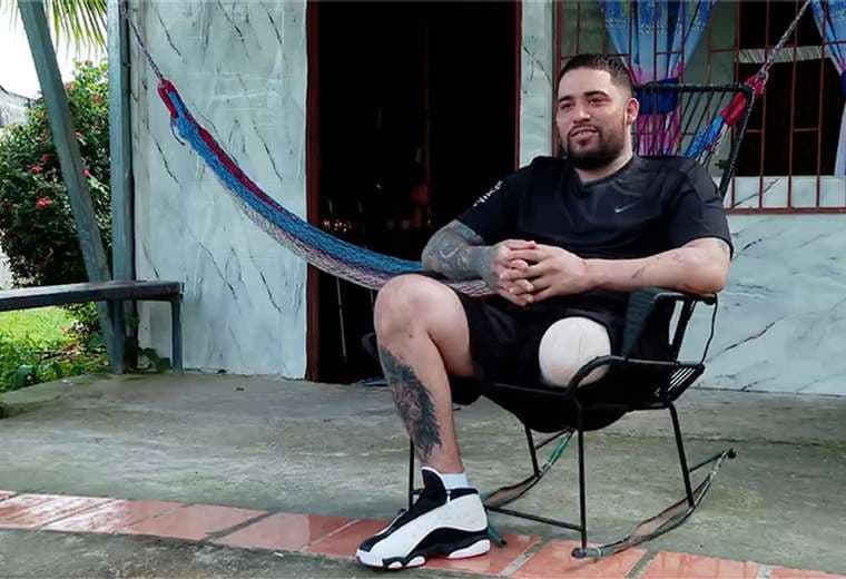 Andrey estuvo a punto de morir, perdió una pierna y hoy agradece una segunda oportunidad