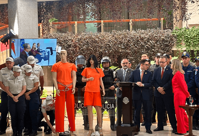 Privados de libertad usarán uniforme en nueva megacárcel, anuncia Justicia