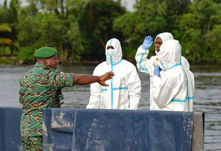 Naufragio de un ferry en Guyana/AFP