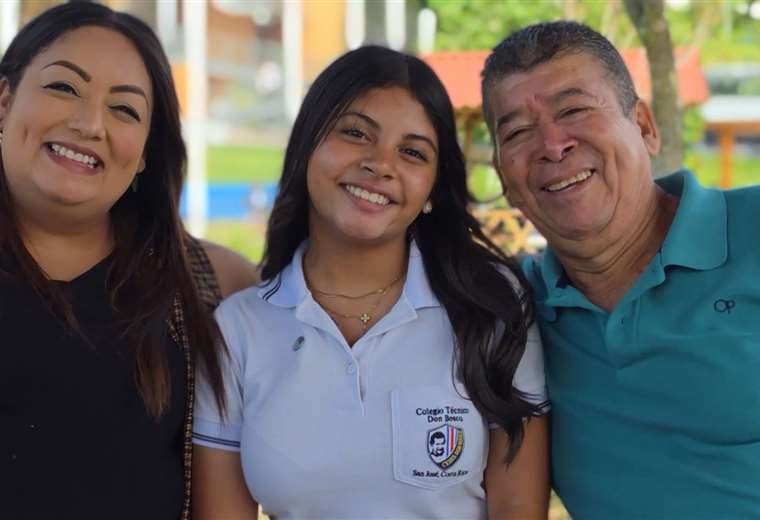 Música que une a tres generaciones: Valentina y su familia luchan por un sueño