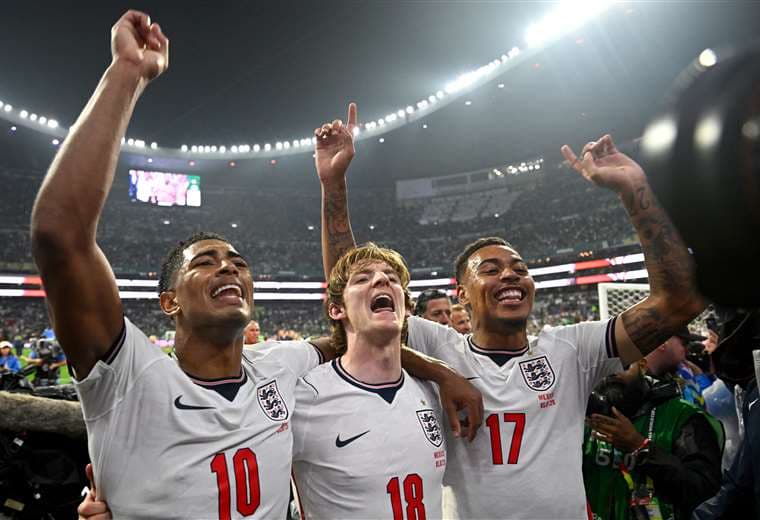 Victoria de Inglaterra en el Azteca la mete en un exclusivo club en el que también está La Sele