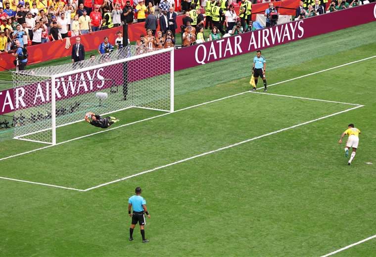 Suiza sobrevive la tanda de penales y deja tendido a Colombia en octavos de final
