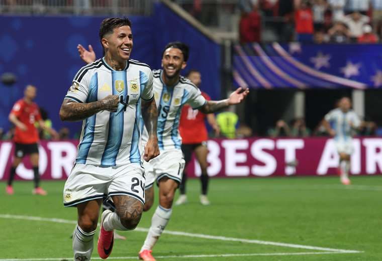 El gol de la remontada argentina a Egipto de Enzo Fernández fue el 3.000 en Mundiales