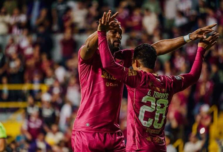 Kendall Waston y Gerson Torres, Saprissa/Prensa Saprissa