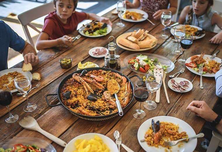 Nos estamos equivocando: esta es la mejor hora para cenar, según la ciencia