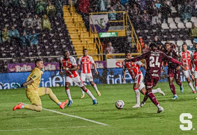 Orlando Sinclair. Saprissa