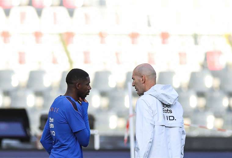 Dembelé y Zinedine Zidane/AFP