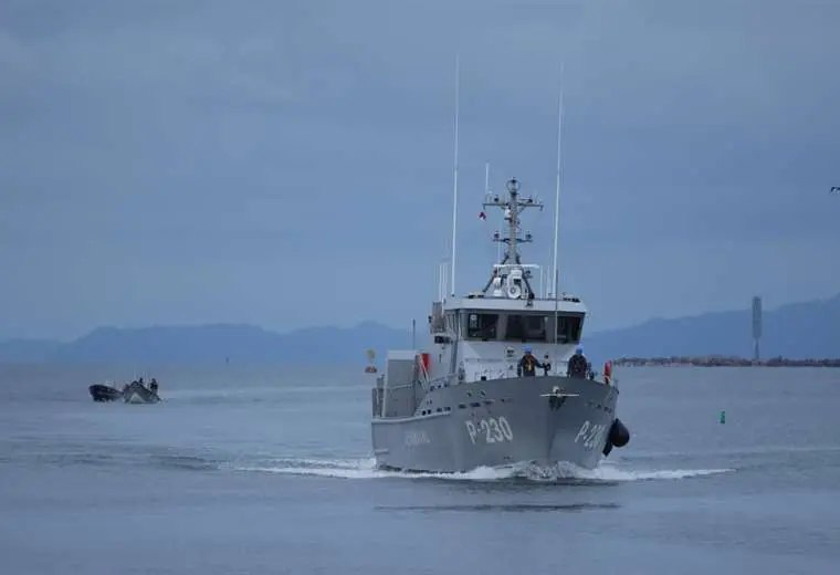 Rescatan con vida a tres costarricenses desaparecidos en el Caribe panameño.