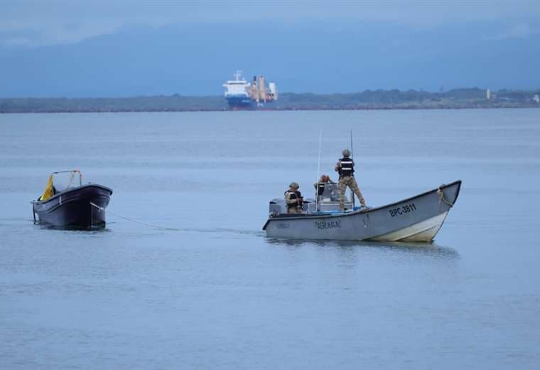 Rescatan con vida a tres costarricenses desaparecidos en el Caribe panameño.