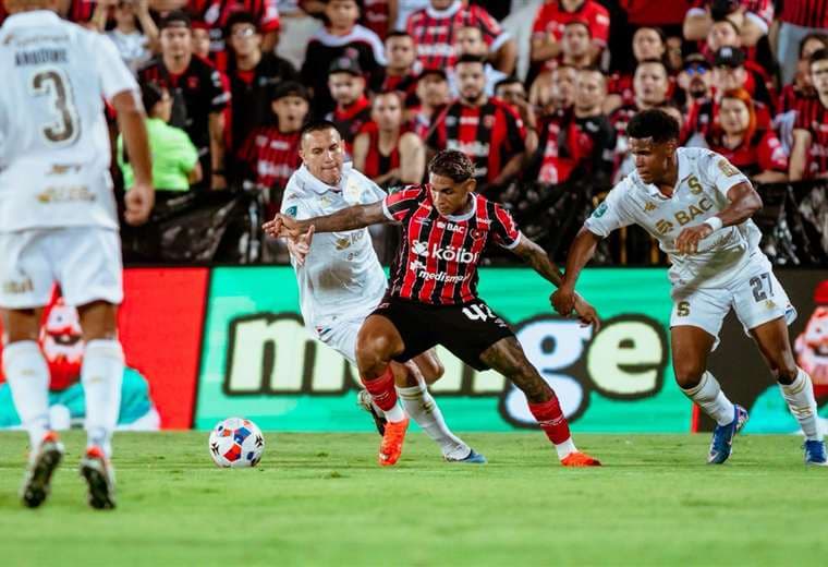 Clásico Nacional entre Alajuelense y Saprissa/Prensa LDA