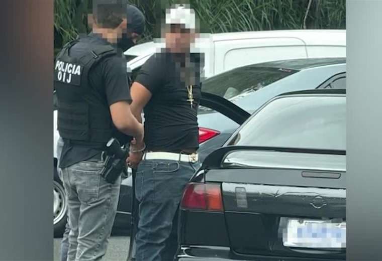 Con cadenas de oro y en un vehículo capturan a segundo sospechoso de crimen de ingeniero